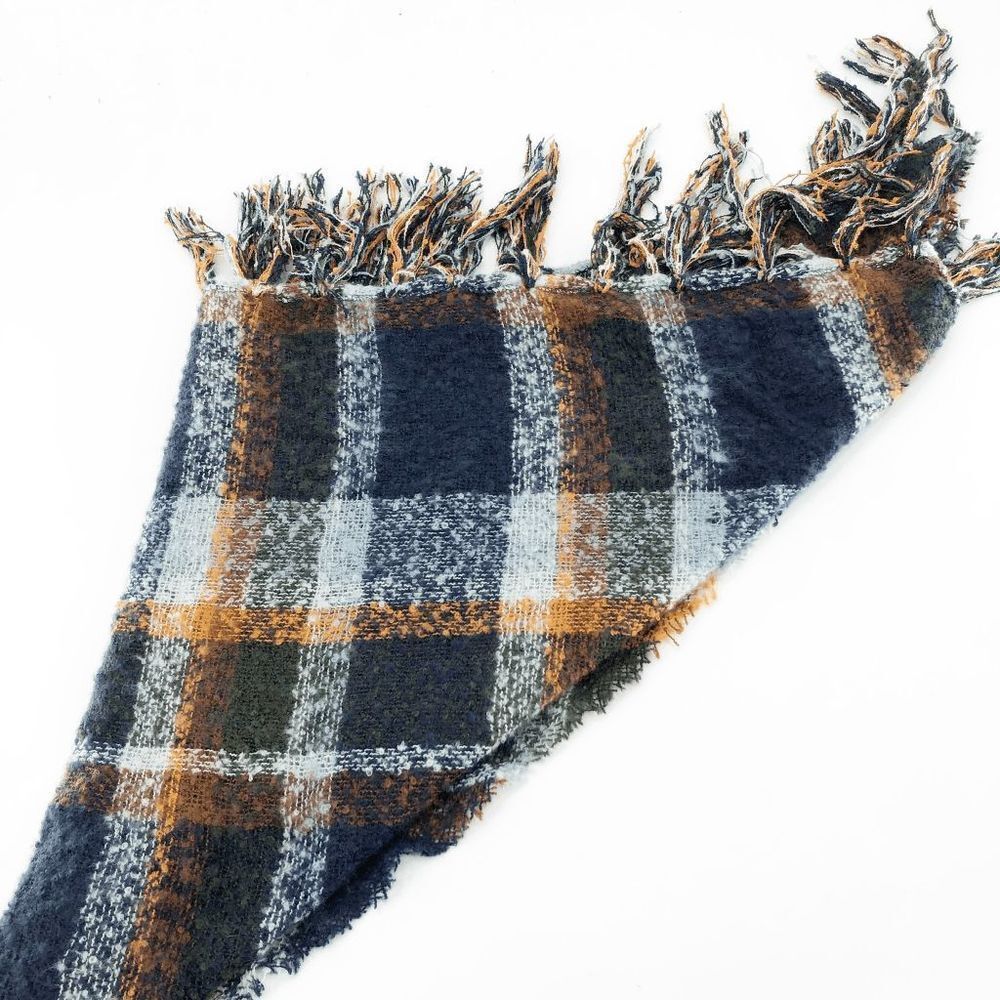 NWT Collection 18 Women's Blue Plaid Fringe Hem Scarf One Size